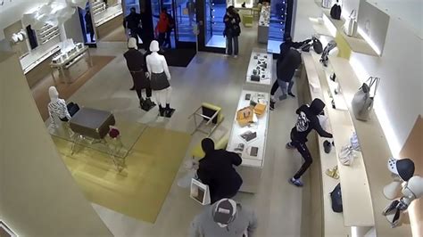 14 people raid louis vuitton|louis vuitton store chicago.